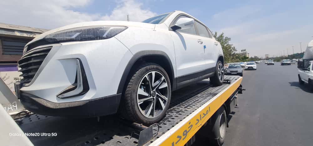 زنجیر و قفل کردن تمام چرخ ها