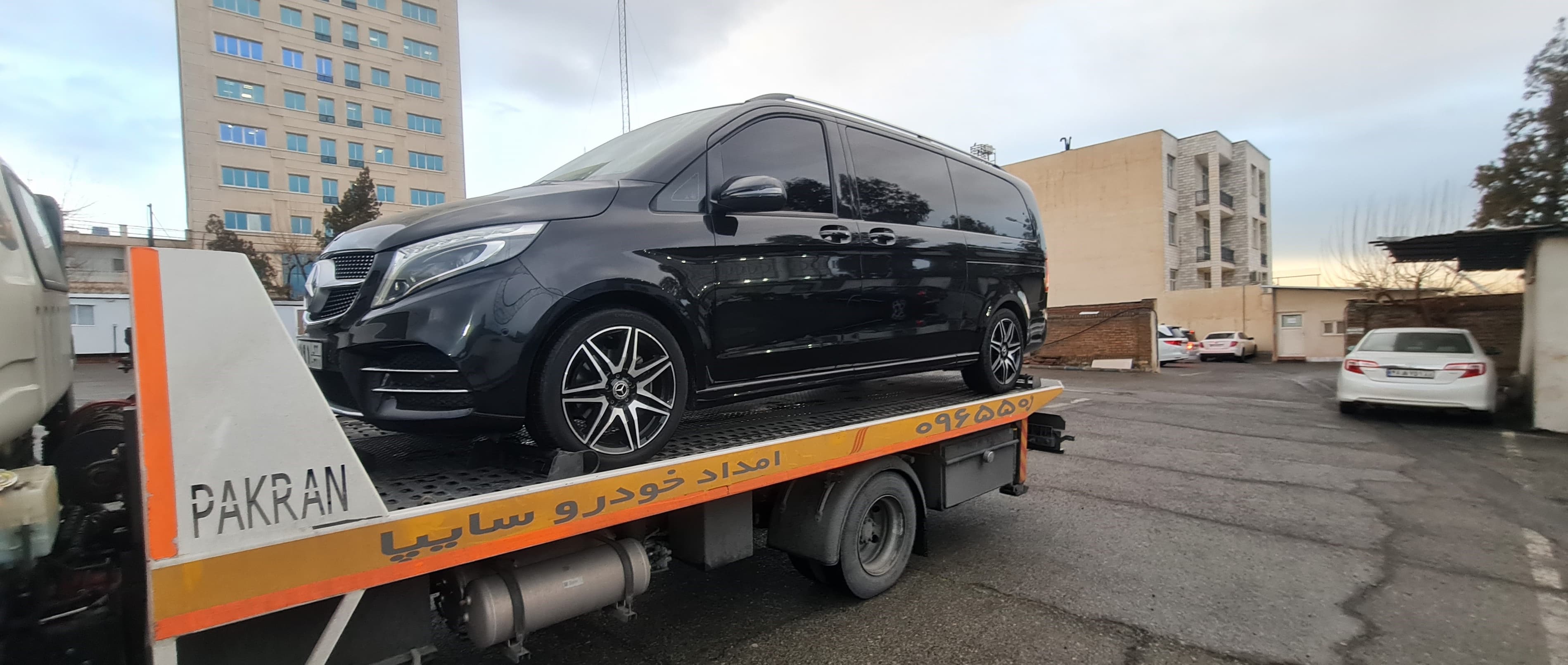 انتقال خودروهای سفارت